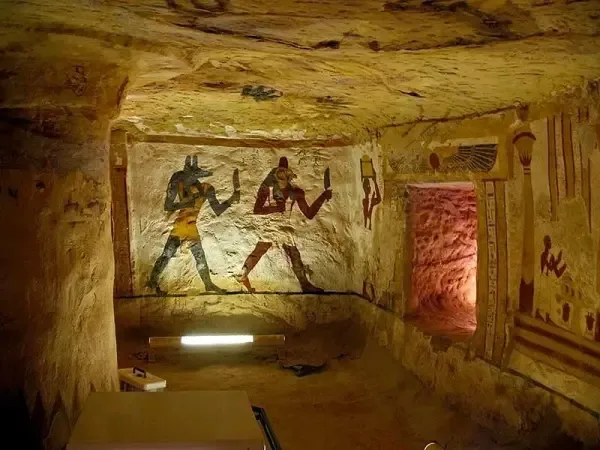 The Valley of the Golden Mummies