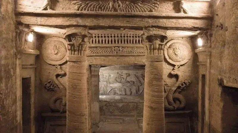 Catacombs of Kom El Shoqafa: An Underground Architectural Masterpiece Blending World Civilizations